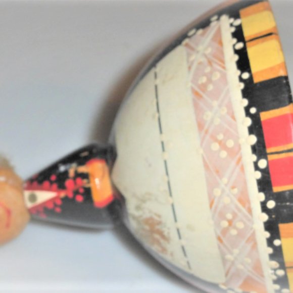 Salvo Hand Painted Wood FIGURINE Mennonite Russian Hand Painted Doll - Picture 3 of 7